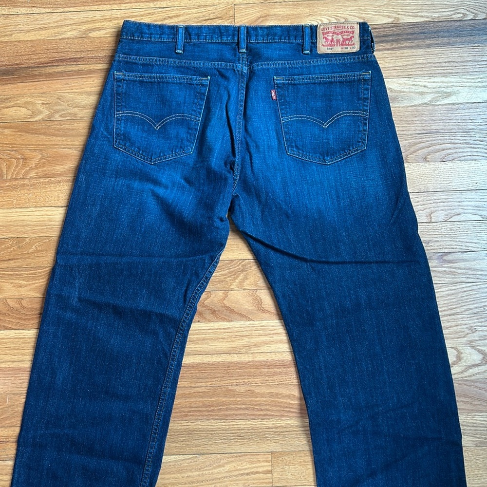 Levi 569 dark wash jeans
